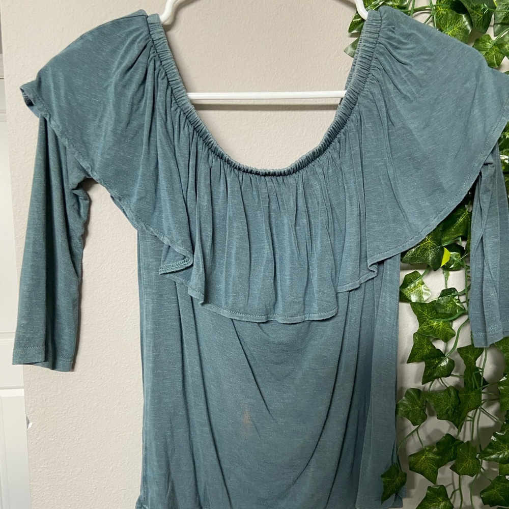 AE Off Shoulder Top